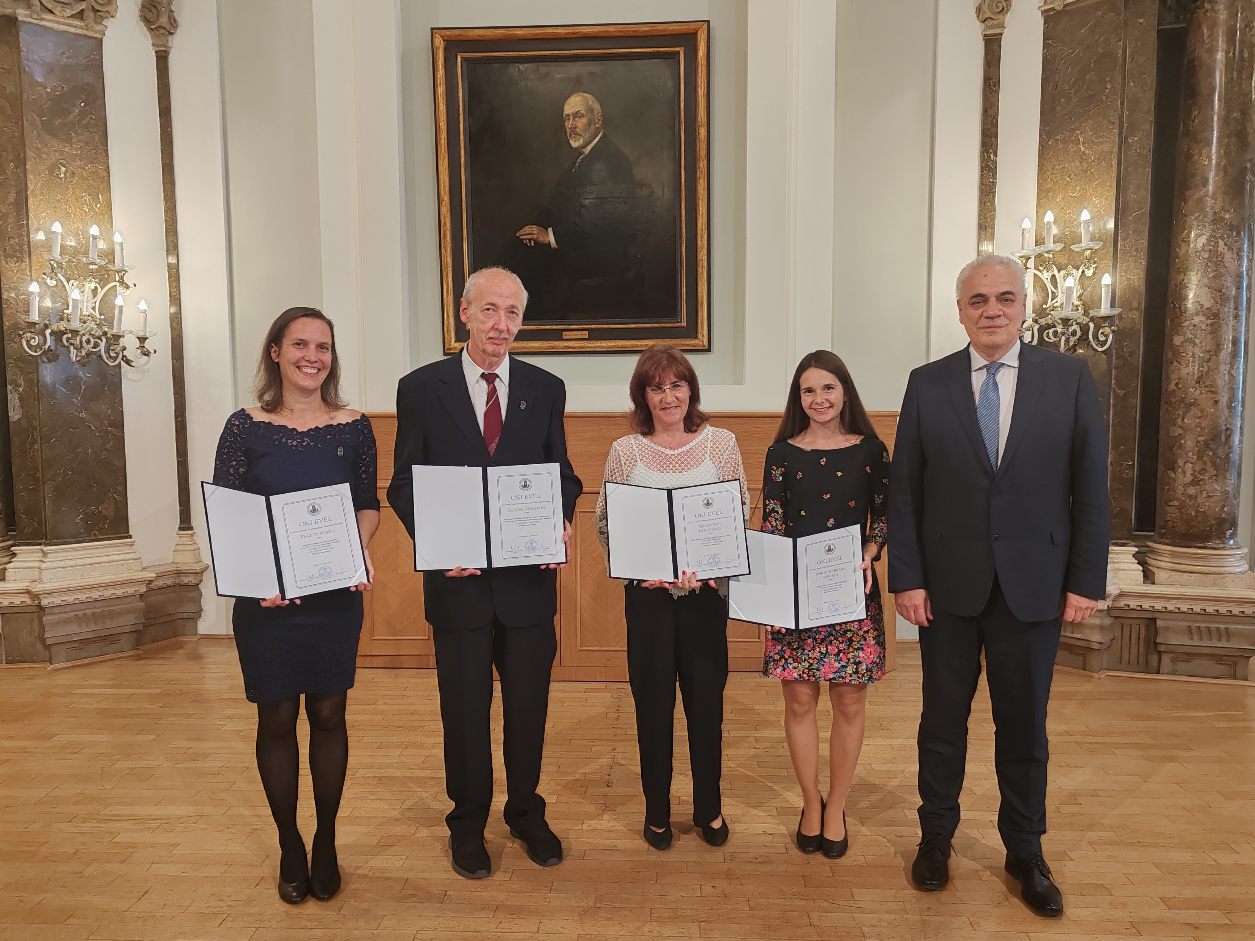 Szeretettel gratulálunk 
